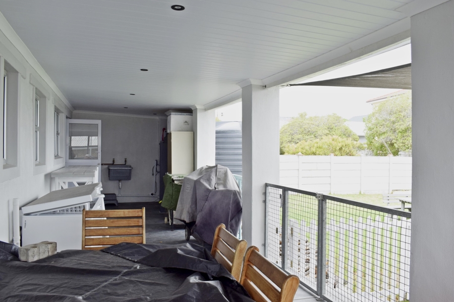 5 Bedroom Property for Sale in Struisbaai Western Cape